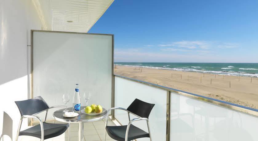 Apartments Playa De 卡斯特尔德费尔斯 外观 照片