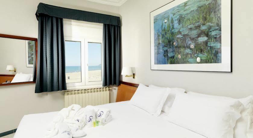Apartments Playa De 卡斯特尔德费尔斯 外观 照片